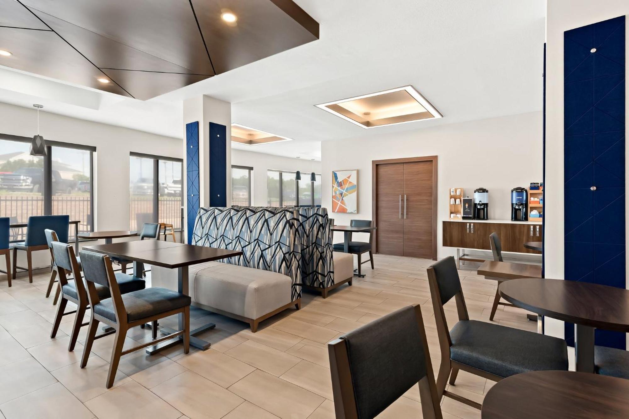 Holiday Inn Express & Suites Perry By Ihg Bagian luar foto
