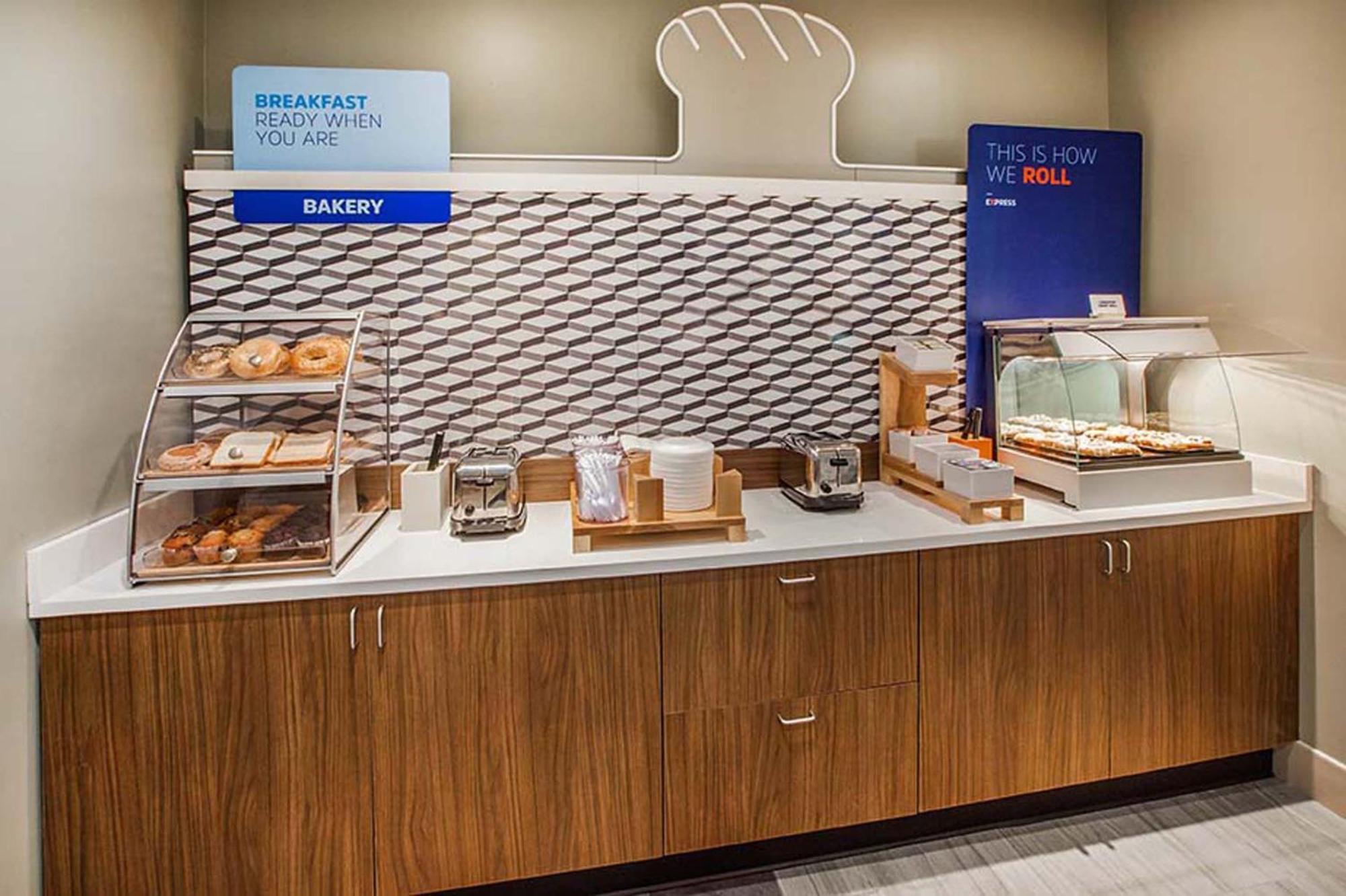 Holiday Inn Express & Suites Perry By Ihg Bagian luar foto