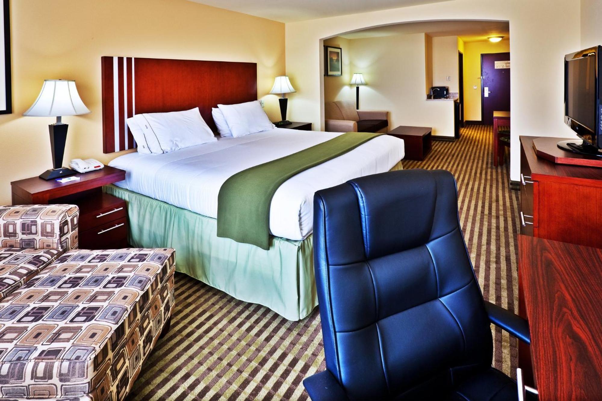 Holiday Inn Express & Suites Perry By Ihg Bagian luar foto