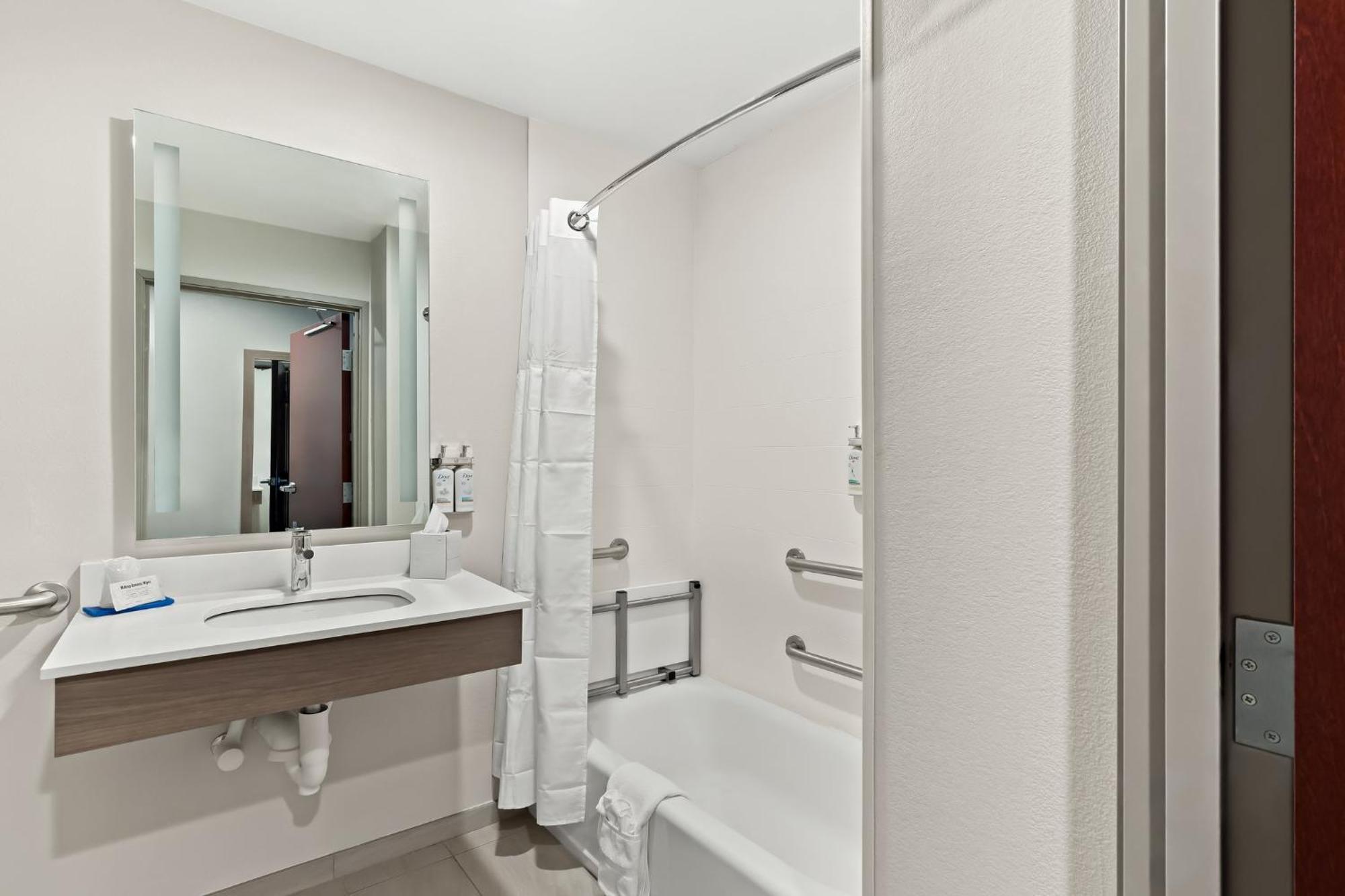 Holiday Inn Express & Suites Perry By Ihg Bagian luar foto