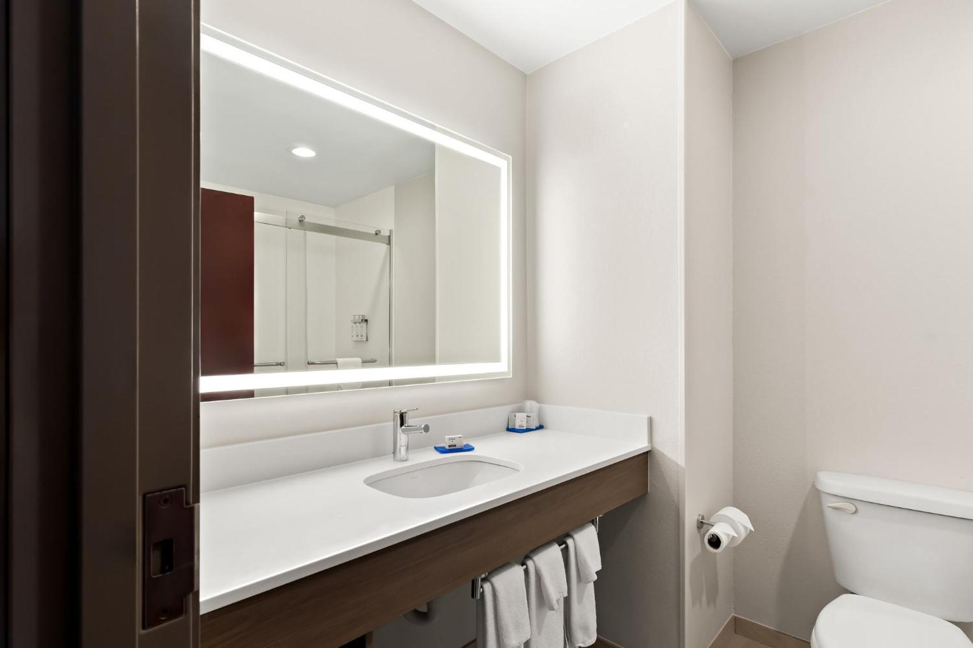 Holiday Inn Express & Suites Perry By Ihg Bagian luar foto