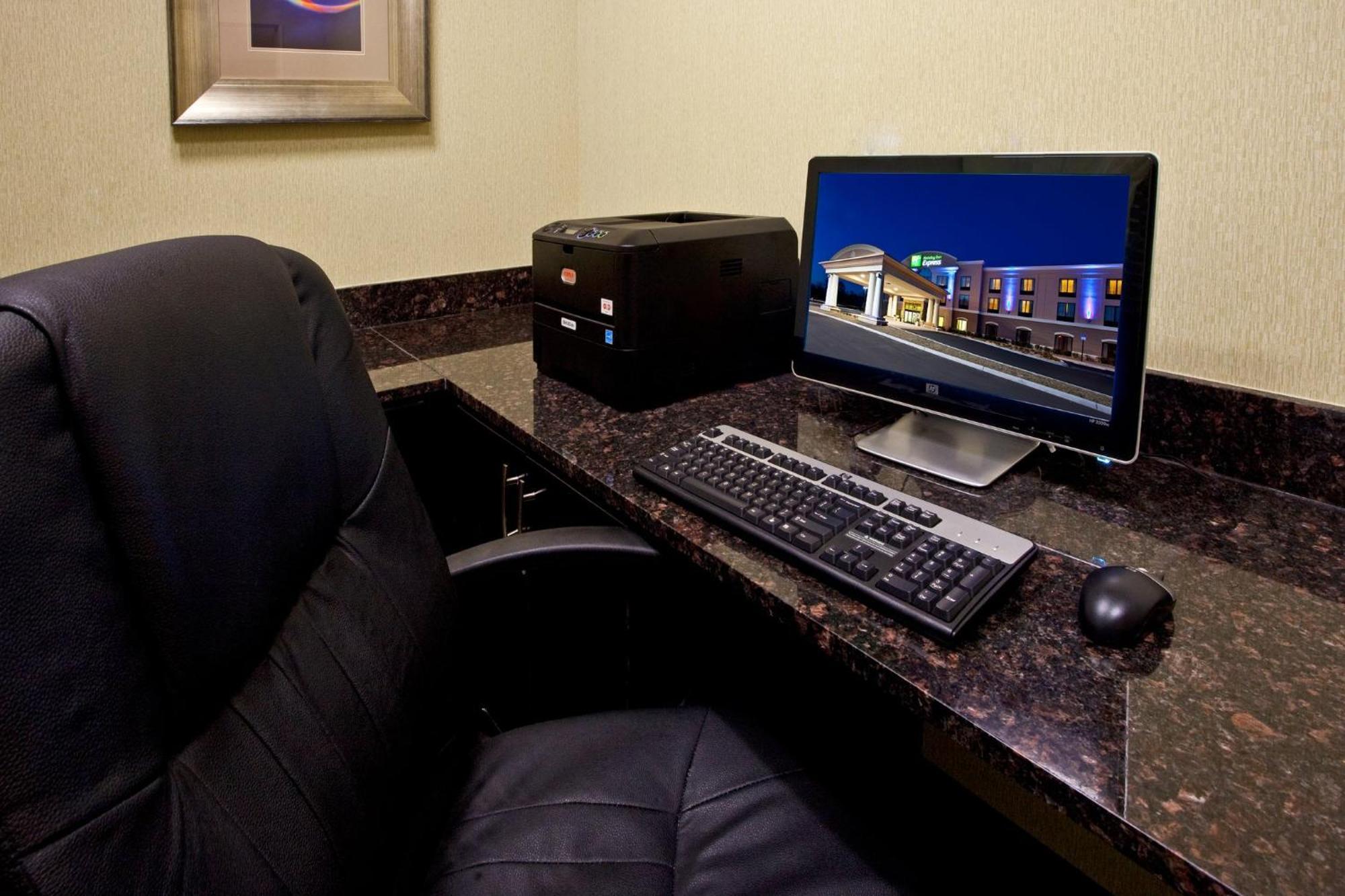 Holiday Inn Express & Suites Perry By Ihg Bagian luar foto