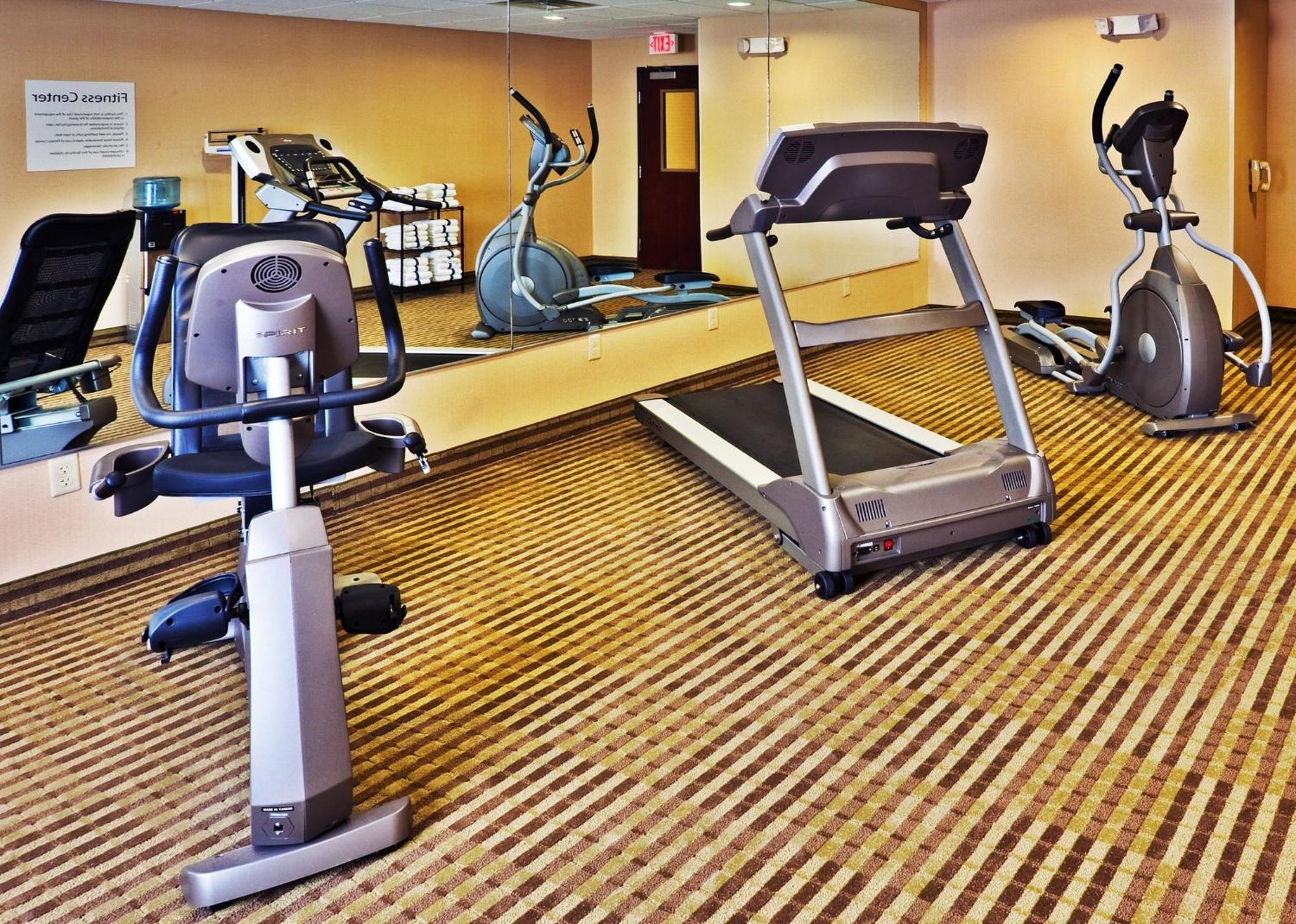 Holiday Inn Express & Suites Perry By Ihg Bagian luar foto