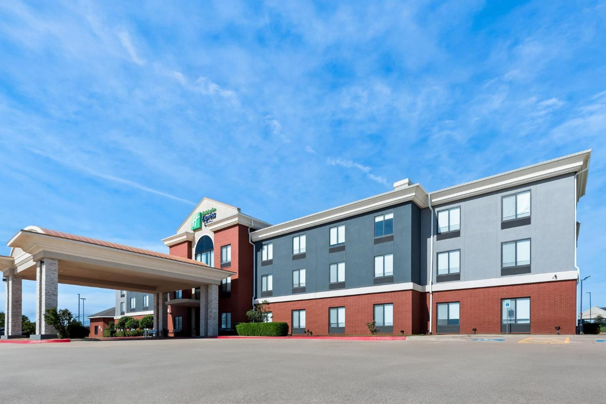 Holiday Inn Express & Suites Perry By Ihg Bagian luar foto