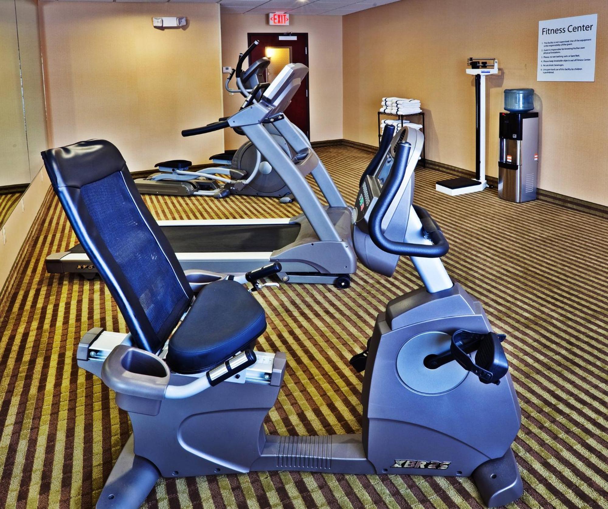 Holiday Inn Express & Suites Perry By Ihg Bagian luar foto